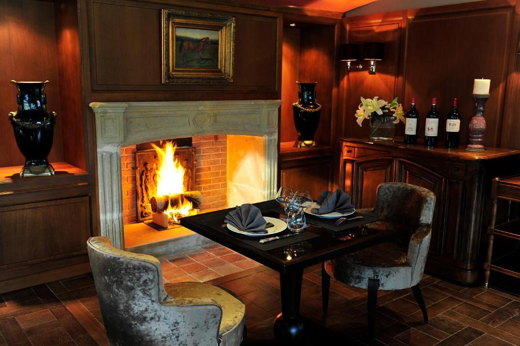 Le Domaine Chateau Du Faucon Donchery Kamer foto